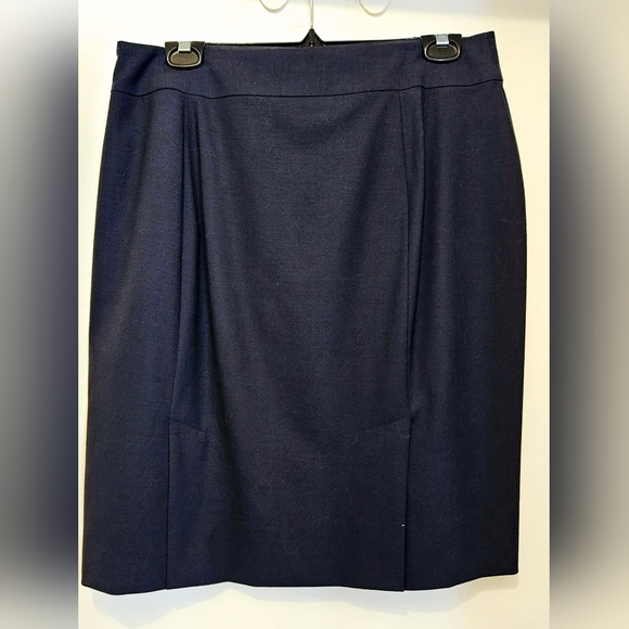 Banana Republic Navy pencil skirt - Picture 3 of 3